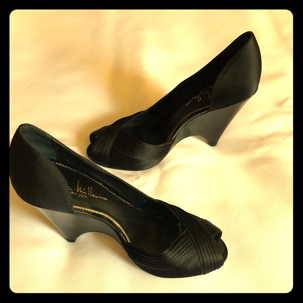 Satin wedge pumps